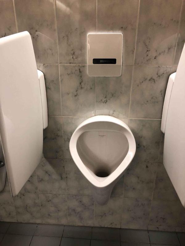 Urinoir sanitaire suspendu carré Crystal Olympia
