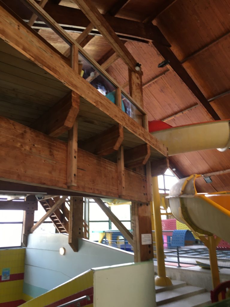 Charpente en bois - Stade Nautique de Châtillon Malakoff